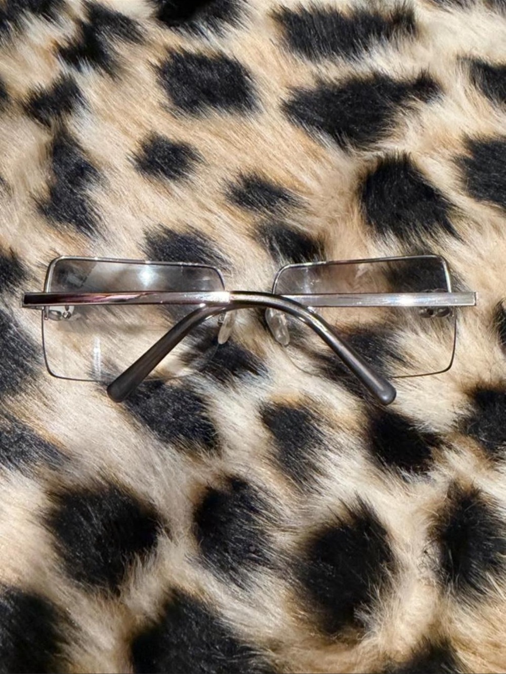 CHANEL Clear Rimless Sunglasses with Crystal CC Accent - Picture 5 of 8
